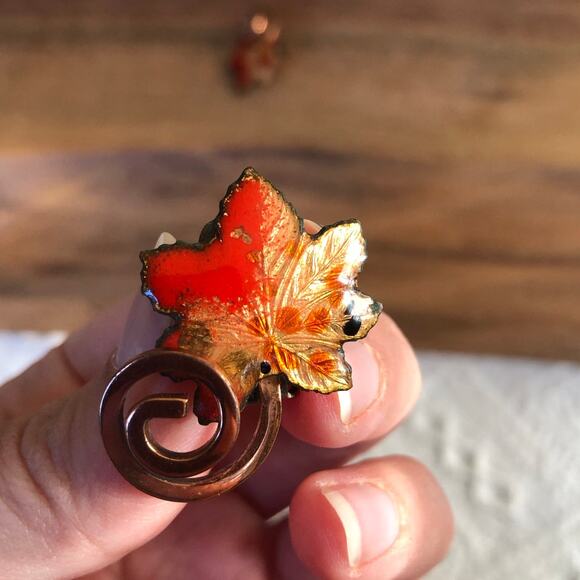 VTG 1950s Matisse Renoir Copper Leaf Enamel Clip On Earrings Signed Fall Maple - Picture 4 of 10